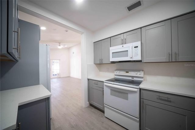 851 76TH AVENUE N, St Petersburg, FL 33702