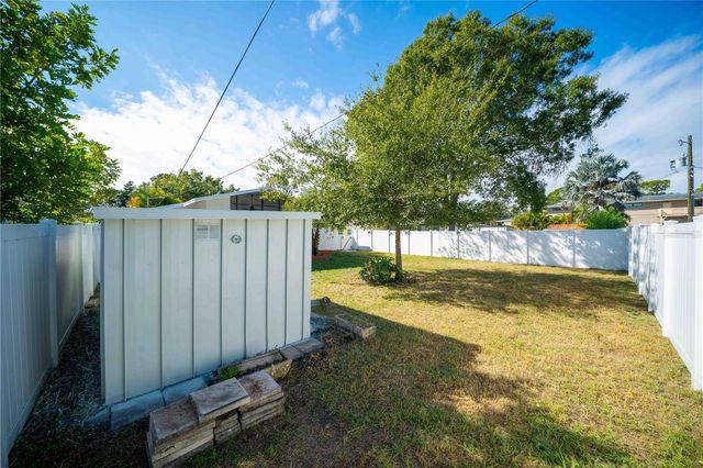 851 76TH AVENUE N, St Petersburg, FL 33702