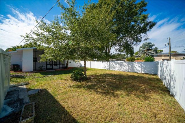 851 76TH AVENUE N, St Petersburg, FL 33702