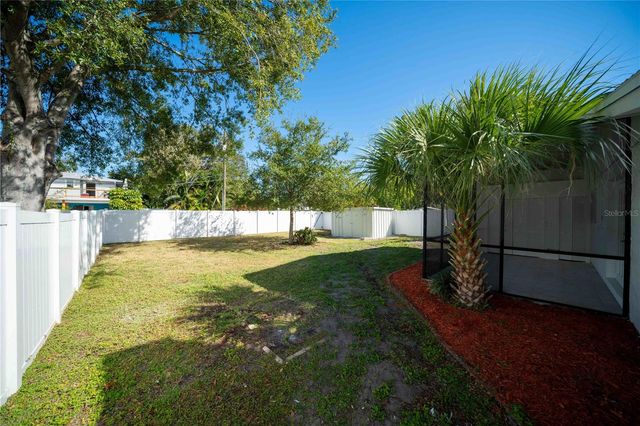851 76TH AVENUE N, St Petersburg, FL 33702