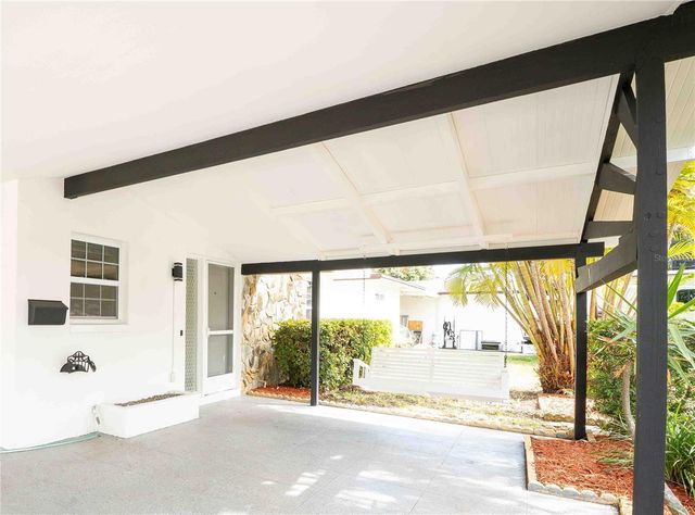 851 76TH AVENUE N, St Petersburg, FL 33702