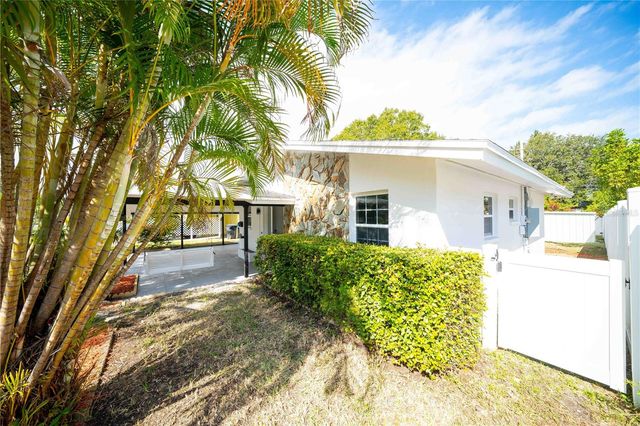 851 76TH AVENUE N, St Petersburg, FL 33702