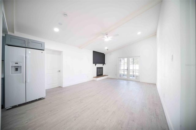 851 76TH AVENUE N, St Petersburg, FL 33702