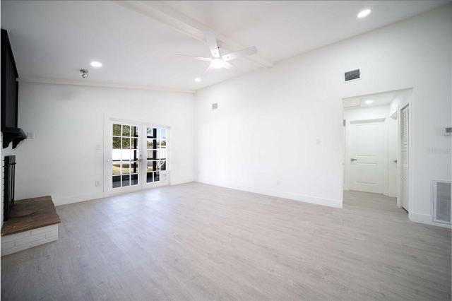 851 76TH AVENUE N, St Petersburg, FL 33702