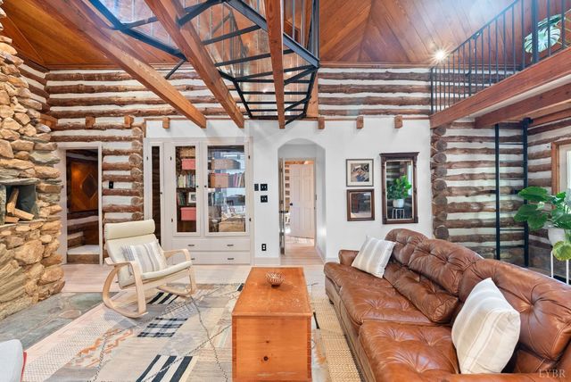 2206 Timberlake Drive, Lynchburg, VA 24502