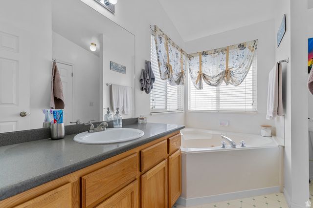 5015 W ROCK RIDGE LN, West Jordan, UT 84081
