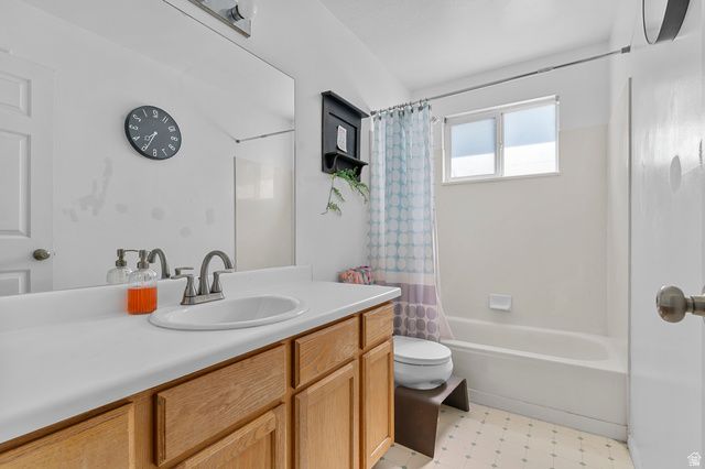 5015 W ROCK RIDGE LN, West Jordan, UT 84081