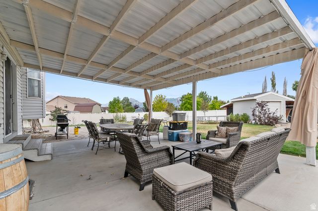5015 W ROCK RIDGE LN, West Jordan, UT 84081