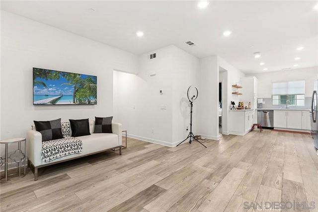 4374 Nautilus Way 8, Oceanside, CA 92056