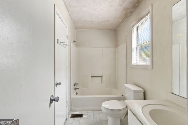 371 Saint Simons Cove, Lawrenceville, GA 30044