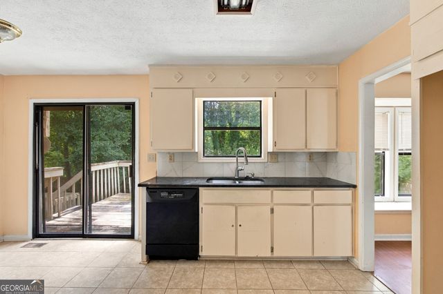 371 Saint Simons Cove, Lawrenceville, GA 30044