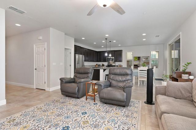 1045 Kinnerly Ln, Lincoln, CA 95648