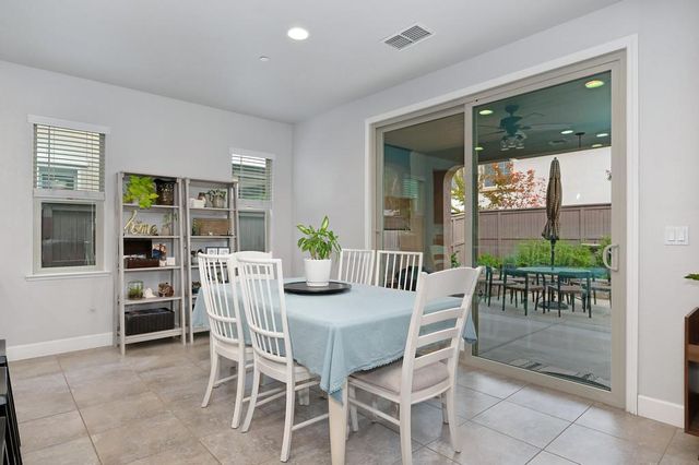 1045 Kinnerly Ln, Lincoln, CA 95648