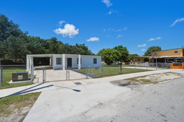 2405 NW 159th Road, Miami Gardens, FL 33054