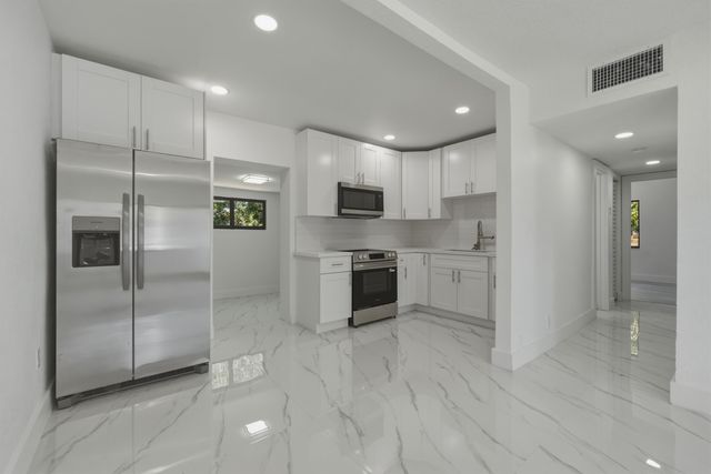 2405 NW 159th Road, Miami Gardens, FL 33054