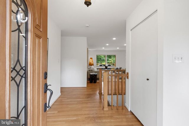 8719 GATESHEAD RD, Alexandria, VA 22309