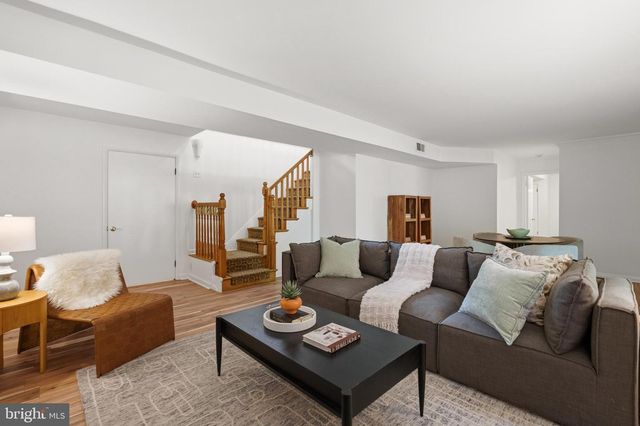 8719 GATESHEAD RD, Alexandria, VA 22309