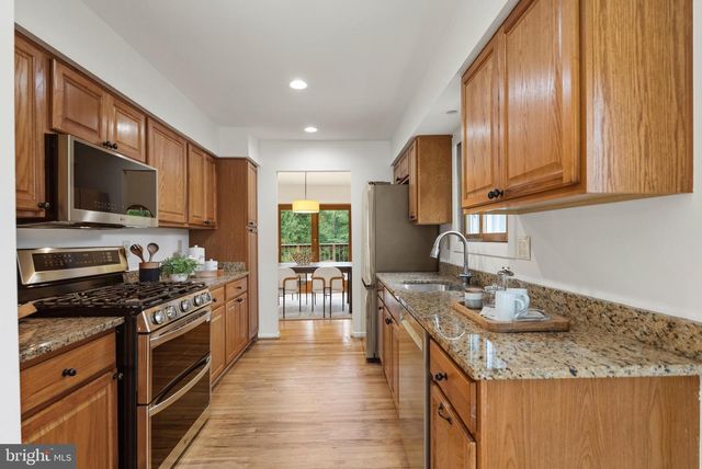 8719 GATESHEAD RD, Alexandria, VA 22309
