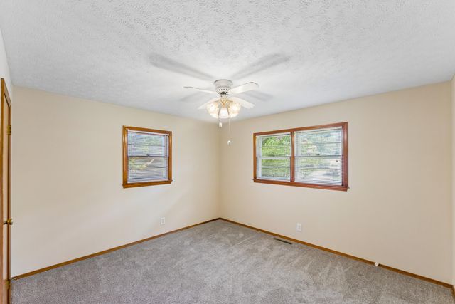 1206 E Rosebrier Street, Springfield, MO 65804