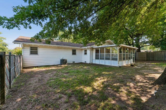 1206 E Rosebrier Street, Springfield, MO 65804
