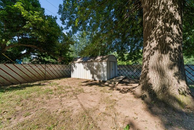 1206 E Rosebrier Street, Springfield, MO 65804