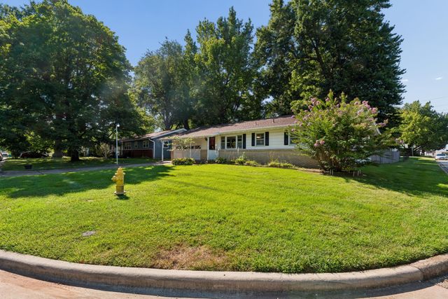 1206 E Rosebrier Street, Springfield, MO 65804