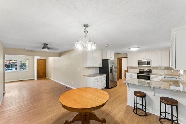 1206 E Rosebrier Street, Springfield, MO 65804