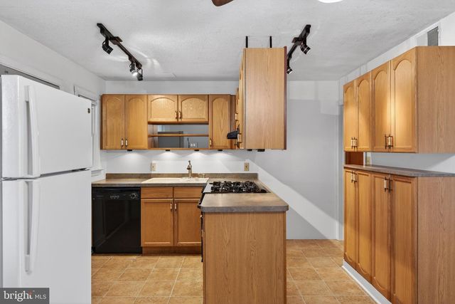 143 HERSHEY AVE, Lancaster, PA 17603