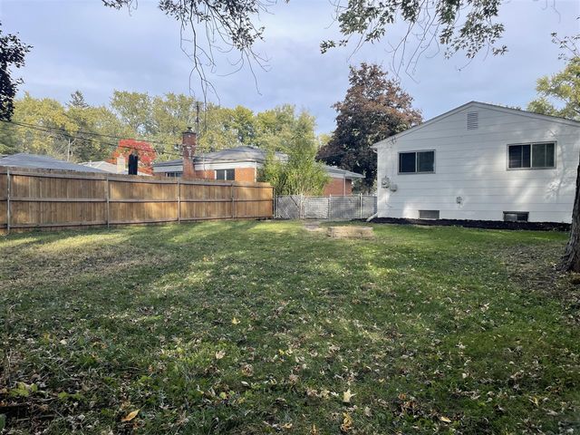 16599 Lenore Avenue, Detroit, MI 48219