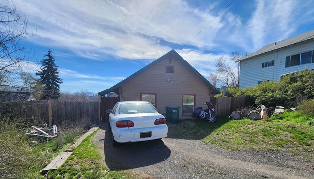 824 Grant Street, Klamath Falls, OR 97601