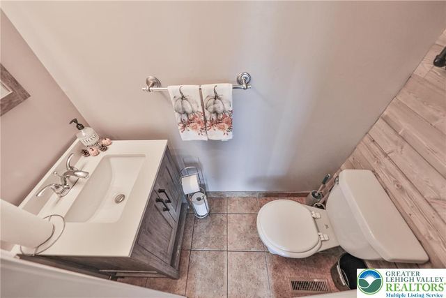 1965 Jenkins Drive, Easton, PA 18040