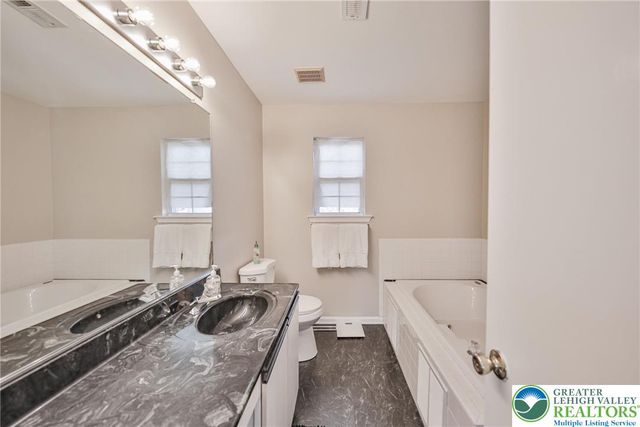 1965 Jenkins Drive, Easton, PA 18040