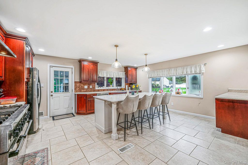 15 Kirby Lane, Commack, NY 11725 — photo 5