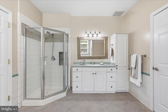 6256 WOODFAIR DR, Fairfax Station, VA 22039