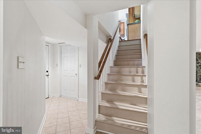 6256 WOODFAIR DR, Fairfax Station, VA 22039