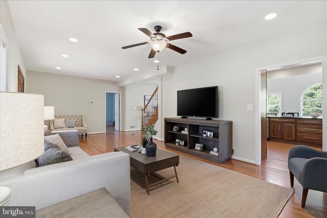 6256 WOODFAIR DR, Fairfax Station, VA 22039