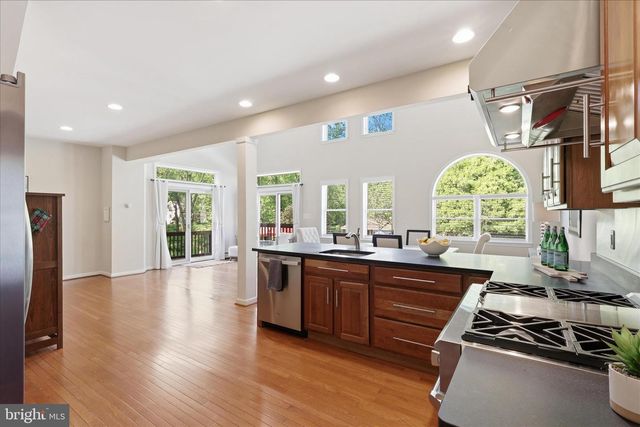 6256 WOODFAIR DR, Fairfax Station, VA 22039