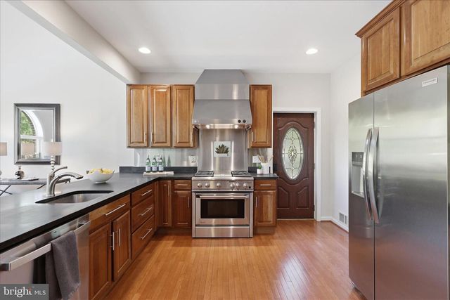 6256 WOODFAIR DR, Fairfax Station, VA 22039