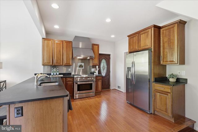 6256 WOODFAIR DR, Fairfax Station, VA 22039