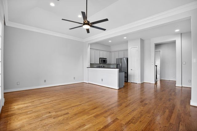 5719 Darling Street, Houston, TX 77007