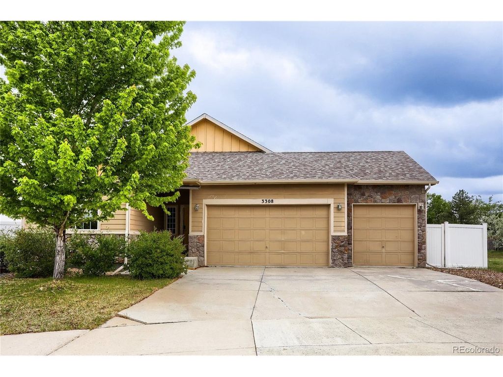 3308 Auklet Dr, Berthoud, CO 80513