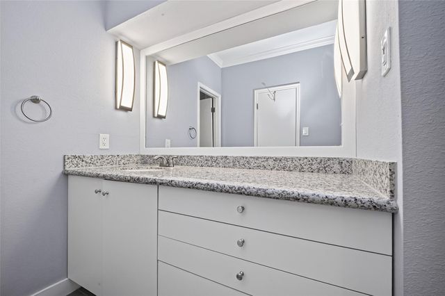 3780 Tanglewilde Street 309, Houston, TX 77063