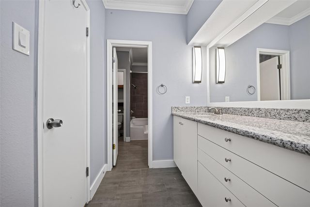 3780 Tanglewilde Street 309, Houston, TX 77063