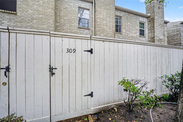 3780 Tanglewilde Street 309, Houston, TX 77063
