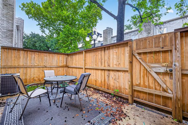 3780 Tanglewilde Street 309, Houston, TX 77063