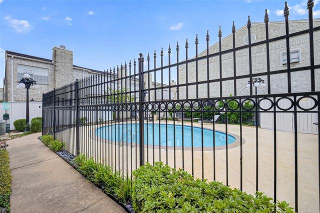 3780 Tanglewilde Street 309, Houston, TX 77063