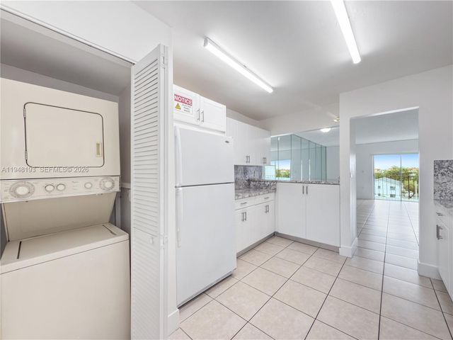 1950 W 54th St 412, Hialeah, FL 33012