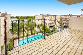 1950 W 54th St 412, Hialeah, FL 33012