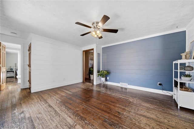 2776 Brouse Street NW, Uniontown, OH 44685