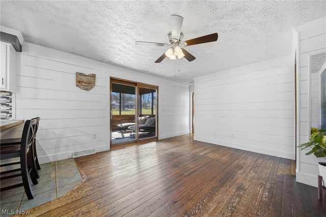 2776 Brouse Street NW, Uniontown, OH 44685